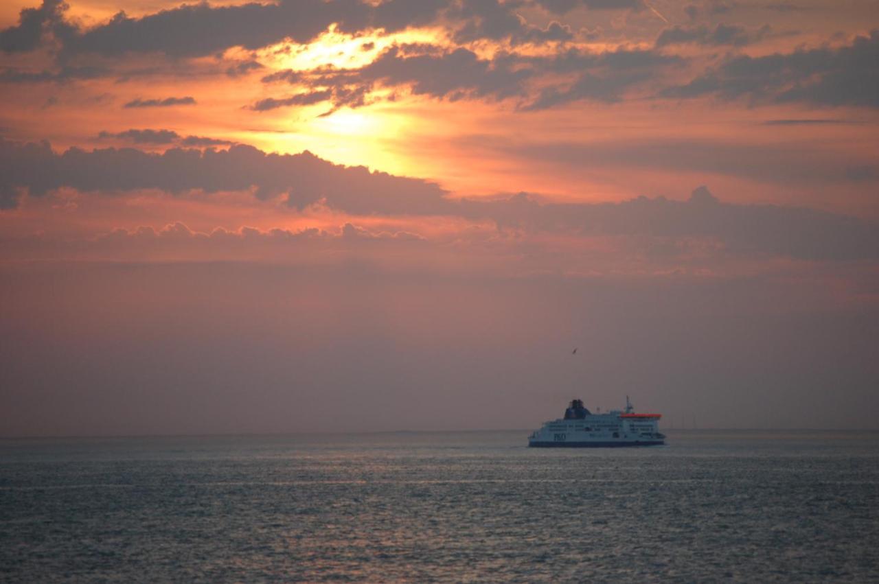 Le Bord De Mer Кале Экстерьер фото